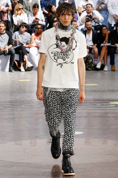 Look 27